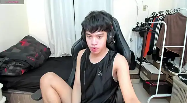 Snapshot of Lightjt04 chatting on 03/14/25, 02:20 Lightjt04 online show from 03/14/25, 02:20