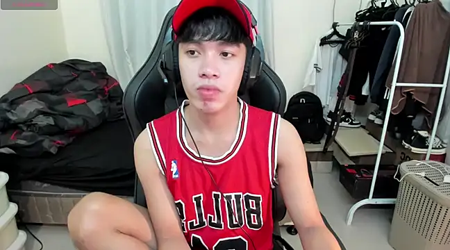 Snapshot of Lightjt04 chatting on 03/15/25, 12:47 Lightjt04 online show from 03/15/25, 12:47