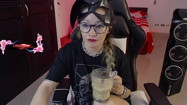 pink-2022 online show from 02/09/26, 06:45