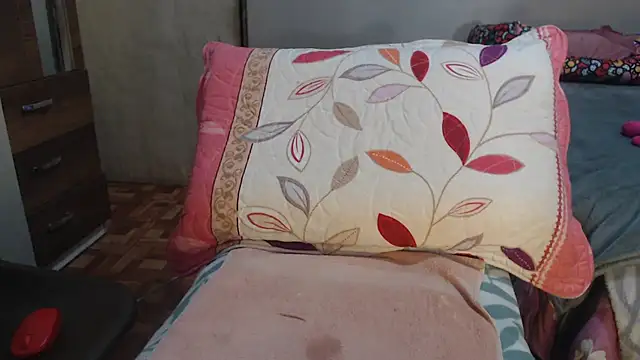 gatitas traviesas online show from 10/09/25, 02:15