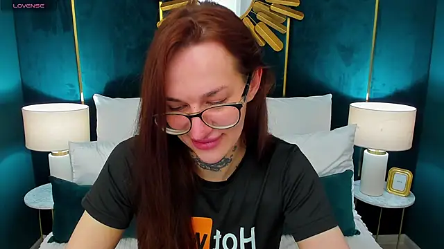 SarahLust online show from 03/26/26, 06:19