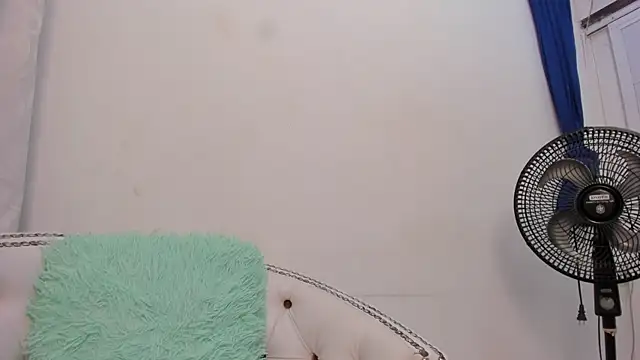 Snapshot of Cleopatra_Trans chatting on 03/18/25, 09:42 Cleopatra Trans online show from 03/18/25, 09:42