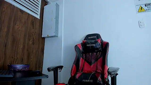 Snapshot of Cleopatra_Trans chatting on 11/08/25, 07:45 Cleopatra Trans online show from 11/08/25, 07:45