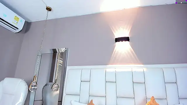 Snapshot of _BunnyNaugthy chatting on 02/24/25, 11:32 BunnyNaugthy online show from 02/24/25, 11:32