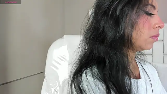 Snapshot of _BunnyNaugthy chatting on 03/01/25, 12:01 BunnyNaugthy online show from 03/01/25, 12:01