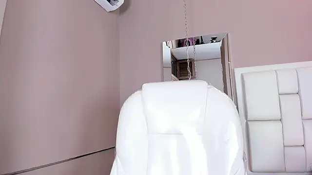 Snapshot of _BunnyNaugthy chatting on 10/10/25, 12:26 BunnyNaugthy online show from 10/10/25, 12:26