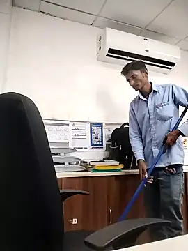 Desi Londa 143 online show from 10/06/25, 04:10