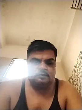 Snapshot of Desi_Londa_143 chatting on 05/06/26, 01:57 Desi Londa 143 online show from 05/06/26, 01:57