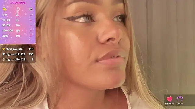 Snapshot of Emma_Morgann chatting on 03/13/25, 02:01 Emma Morgann online show from 03/13/25, 02:01