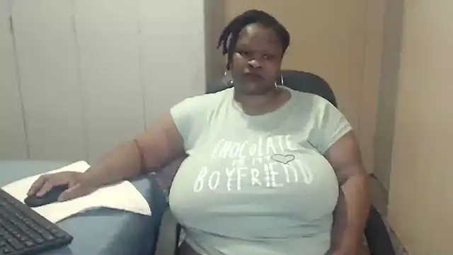 Snapshot of sweetnoziexx chatting on 09/21/25, 02:29 sweetnoziexx online show from 09/21/25, 02:29