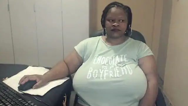 Snapshot of sweetnoziexx chatting on 10/12/25, 04:22 sweetnoziexx online show from 10/12/25, 04:22