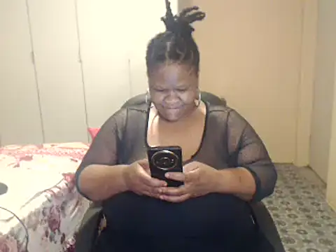 Snapshot of sweetnoziexx chatting on 11/28/25, 05:48 sweetnoziexx online show from 11/28/25, 05:48