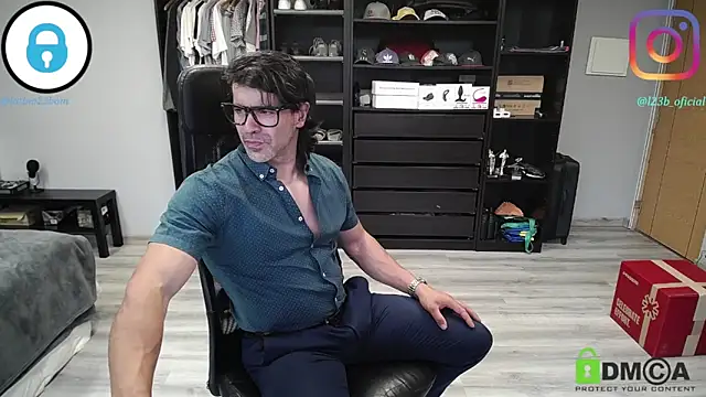 samricci21 online show from 04/07/26, 08:31