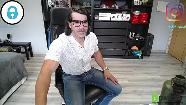 samricci21 online show from 04/12/26, 11:04