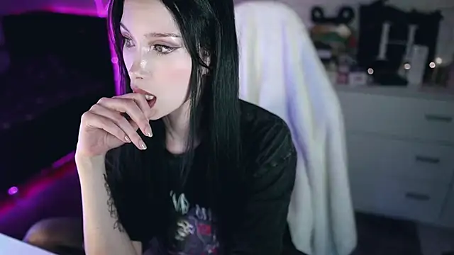  Uindi  online show from 12/09/24, 07:39