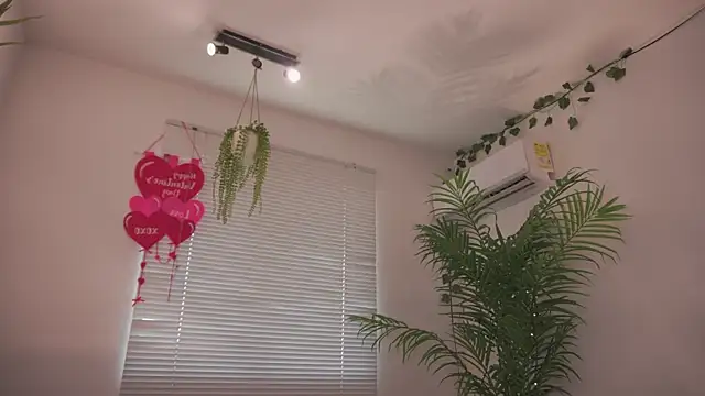 Snapshot of Cooper-Reds chatting on 02/20/26, 08:31 Cooper-Reds online show from 02/20/26, 08:31