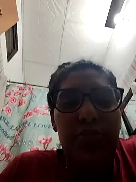 DanielleEvans  online show from 02/11/25, 10:39