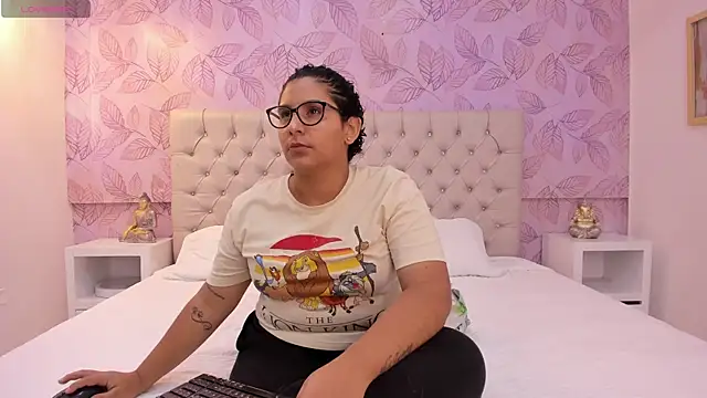 DanielleEvans  online show from 02/20/25, 11:09