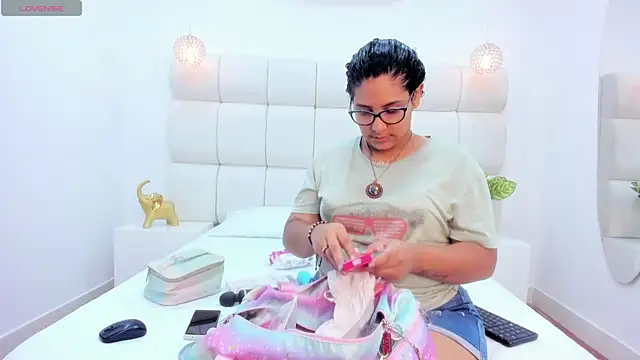 DanielleEvans  online show from 02/26/25, 11:20