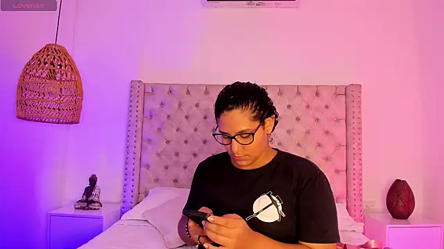 DanielleEvans  online show from 03/11/25, 11:01