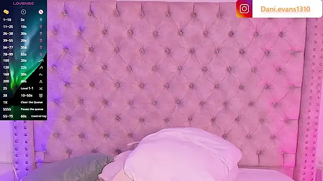 DanielleEvans  online show from 03/21/25, 05:34