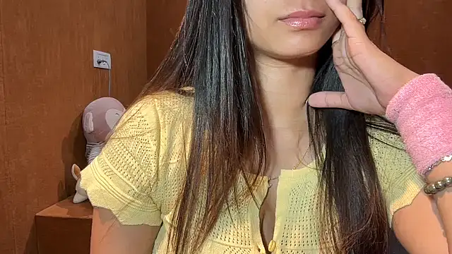 Snapshot of riya_stream chatting on 09/18/25, 03:36 riya stream online show from 09/18/25, 03:36