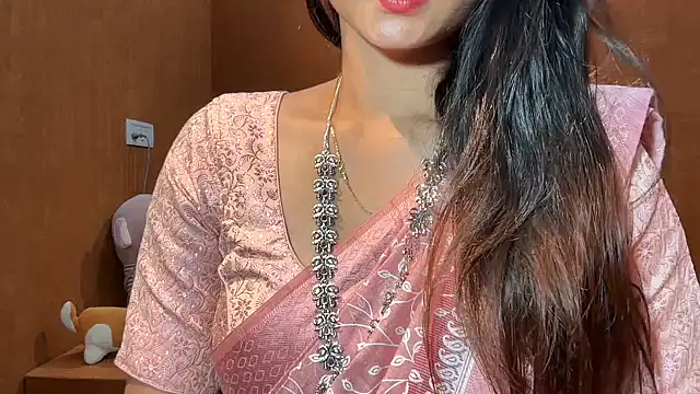 Snapshot of riya_stream chatting on 09/29/25, 04:56 riya stream online show from 09/29/25, 04:56