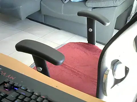 Snapshot of charly2994 chatting on 03/18/26, 03:37 charly2994 online show from 03/18/26, 03:37