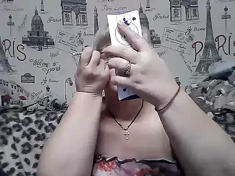 Snapshot of Gina_Marlyn chatting on 02/21/25, 08:27 Gina Marlyn online show from 02/21/25, 08:27