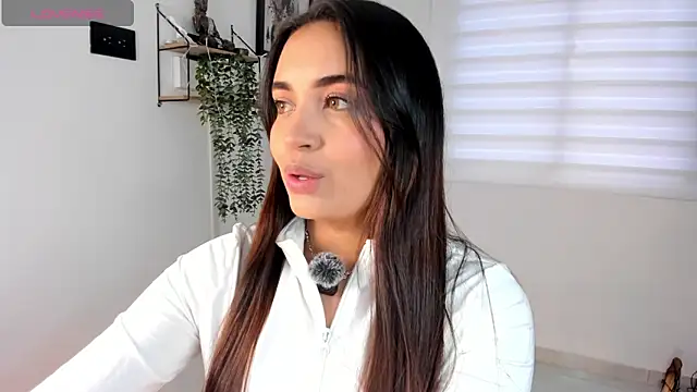Snapshot of aisha_es chatting on 05/19/26, 09:10 aisha es online show from 05/19/26, 09:10