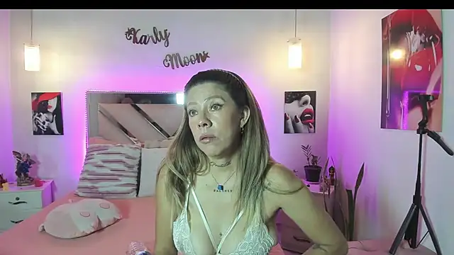 Karly moon online show from 04/16/26, 07:47