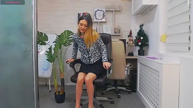 EllaMilf  online show from 01/05/25, 07:17