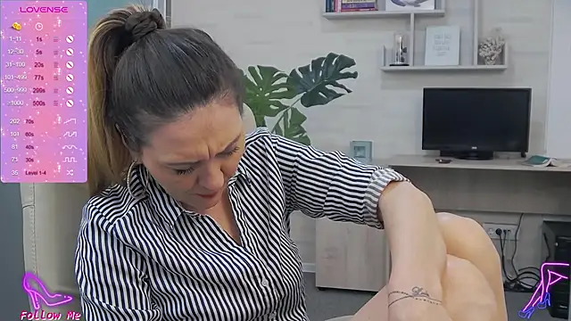 EllaMilf  online show from 01/19/25, 11:23