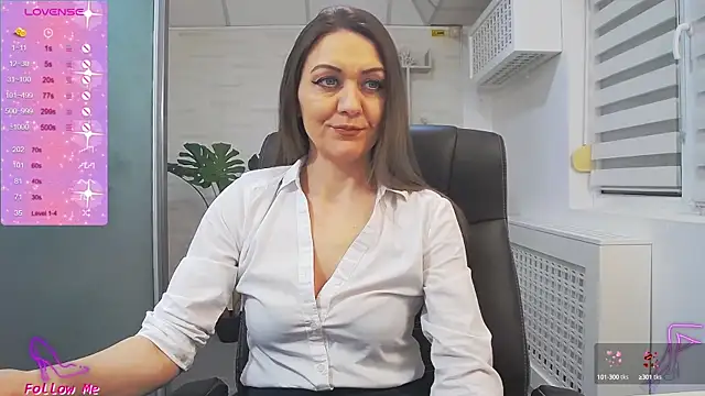 EllaMilf  online show from 02/19/25, 05:38