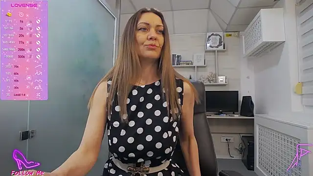 EllaMilf  online show from 03/06/25, 06:37