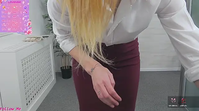 EllaMilf  online show from 03/24/26, 02:44