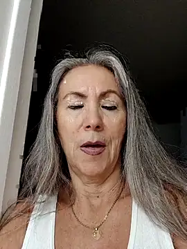 Snapshot of EvaRobinson chatting on 02/19/25, 01:50 EvaRobinson online show from 02/19/25, 01:50