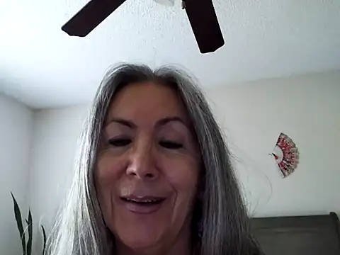 EvaRobinson online show from 05/11/26, 05:10
