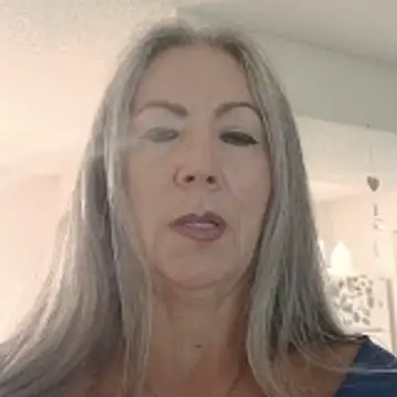EvaRobinson online show from 05/12/26, 06:49