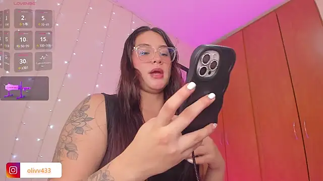 Snapshot of olivia__s chatting on 04/28/26, 03:11 olivia s online show from 04/28/26, 03:11