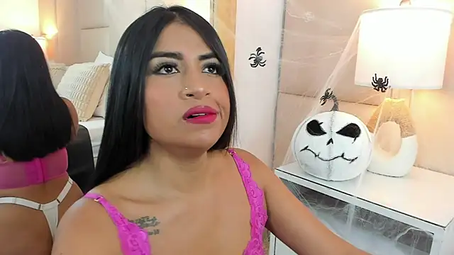 AntoniaRoss  online show from 10/30/25, 01:01