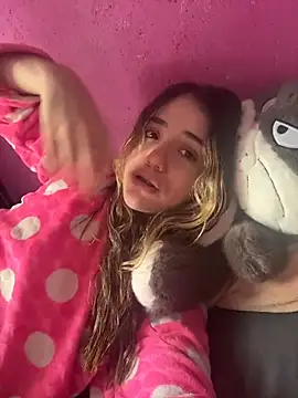 ShelbyHagen online show from 11/03/25, 04:19