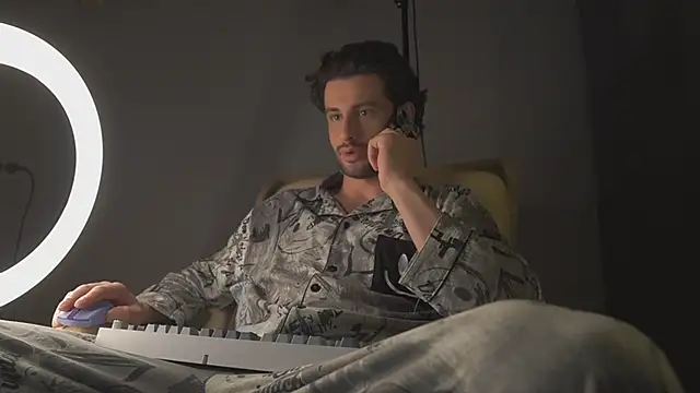 Keen   Luckystrike online show from 03/17/25, 09:45