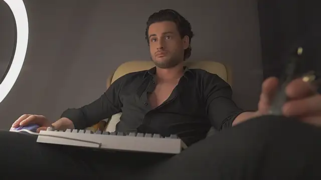 Keen   Luckystrike online show from 03/21/25, 10:50