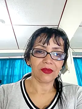 Snapshot of kelly_dirty_ chatting on 10/14/25, 05:14 kelly dirty online show from 10/14/25, 05:14
