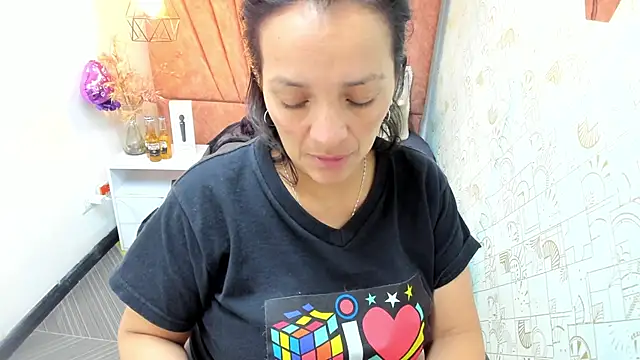 MarilynMiilf  online show from 12/05/25, 07:39