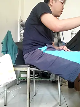 ksshp9502 online show from 10/25/25, 07:27