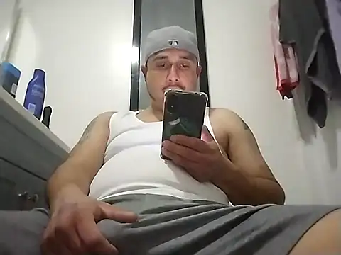 Snapshot of thickcocklatino chatting on 01/16/25, 01:04 thickcocklatino online show from 01/16/25, 01:04