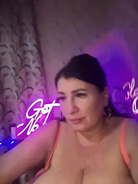 Snapshot of Agata-Anetta chatting on 02/21/25, 11:33 Agata-Anetta online show from 02/21/25, 11:33