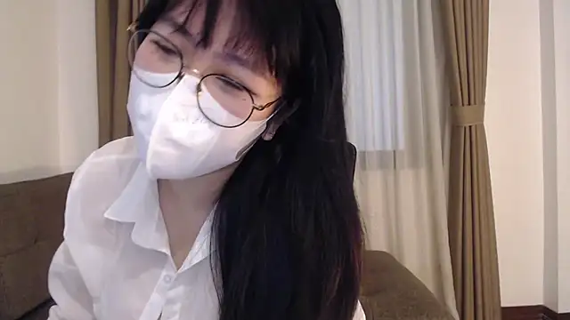 Snapshot of Onee-Chew chatting on 11/04/25, 03:49 Onee-Chew online show from 11/04/25, 03:49